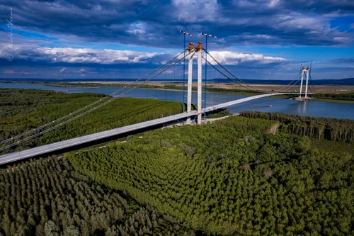 Bridge suspended over the Danube, from Braila Photo: Radu Arama