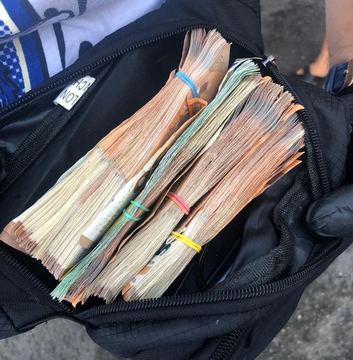 Bag full of photo money: the truth