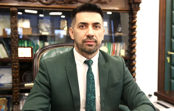 Marius-Dan Sîiulescu, former director Romsilva, wants again the head of the photo director: Archive
