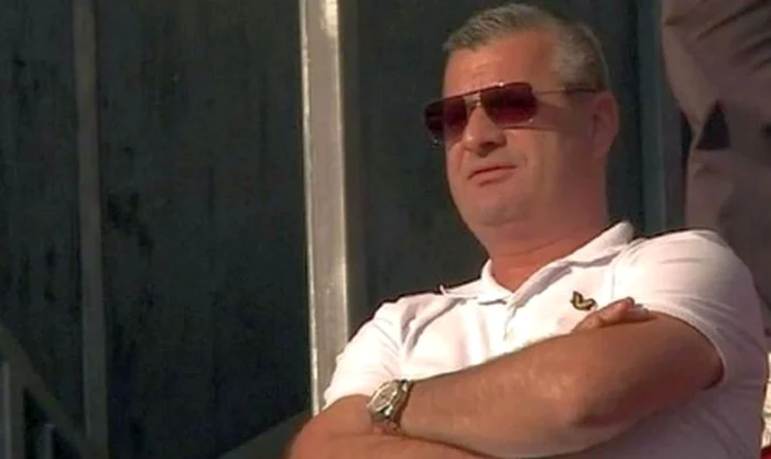 Ioan Varga is looking for a substitute for Dan Petrescu, on the technical bench of CFR Cluj. TV capture