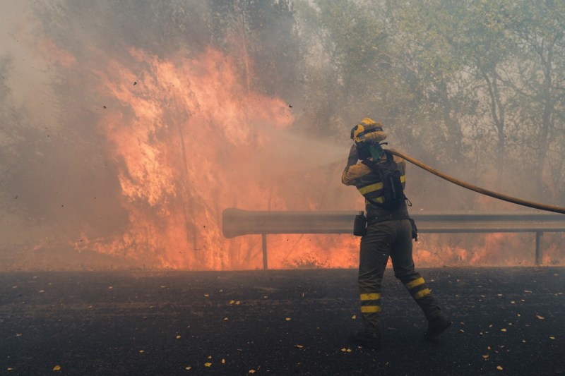 The fires in Europe broke record after record, although the alert period did not end. Emissions comparable to some countries like Portugal or Sweden