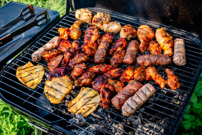 Barbecue with small and chicken 