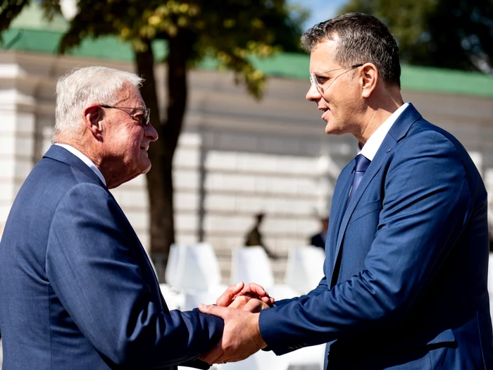 Keith Kellogg and Ionuț Mosteanu/Photo: Facebook