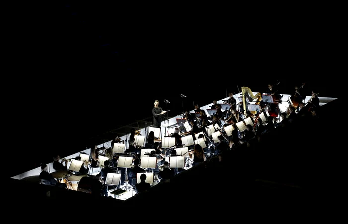 Otchestra del the Teatro Communale di Bologna. Conductor Giacomo Sagripanti