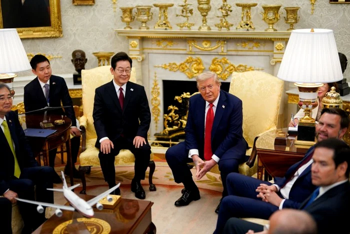 President Trump threatens Benjing with huge customs taxes / Photo source: Upi