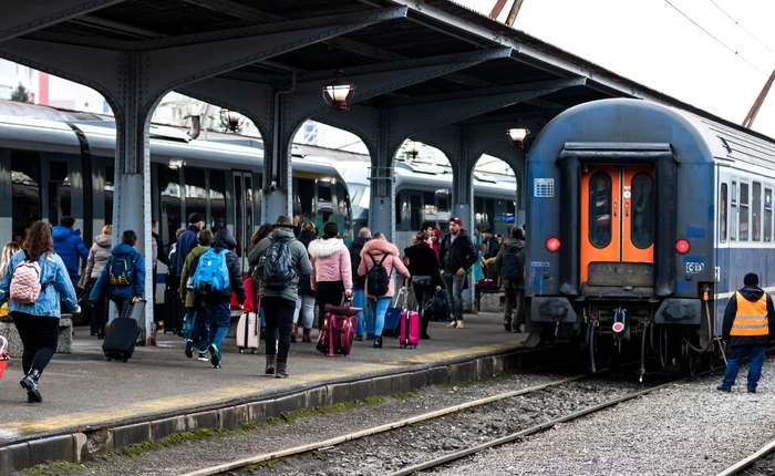 Dozens of CFR Travele Trains Calad Due to Photo debts: Shutterstock