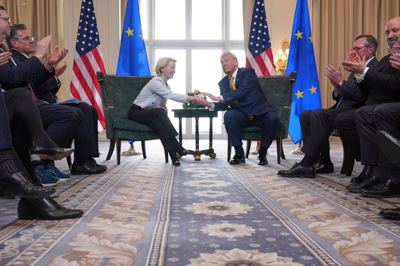 The EU takes a first step in implementing the US commercial agreement, waiting for US fees to European cars