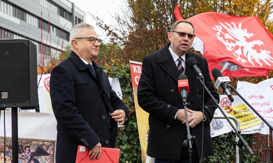 The MP made a bold theft of the flag with Grzegorz Braun. Now he will face the consequences