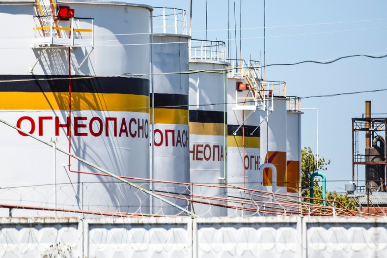 Rosneft tanks (illustrative photo)