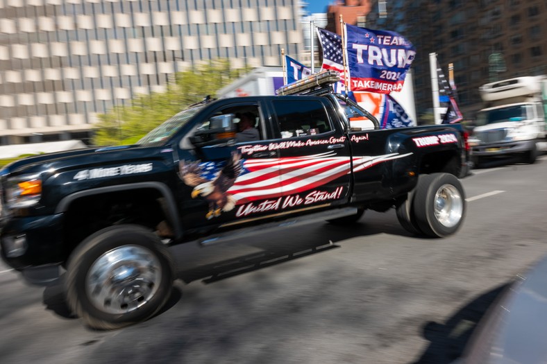 The supporter of Trump in a pick-up express Solidarity with the former president during his interrogation before the court. New York, April 15 this year.