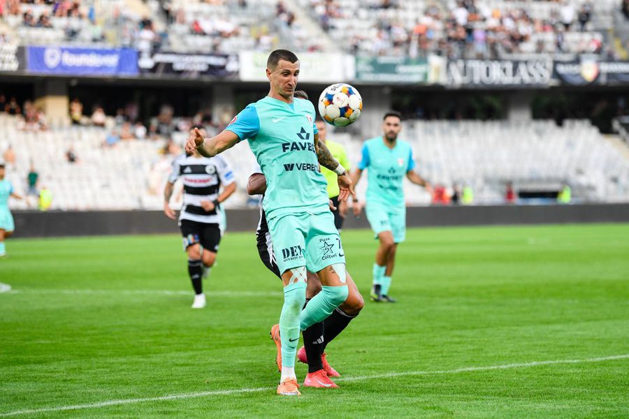 Andrea Padula, playing for UTA/ Photo: Imago Images Mircea Lucescu is preparing a huge surprise at the national national »player with Italian citizenship, on the list for matches with Cyprus and Canada