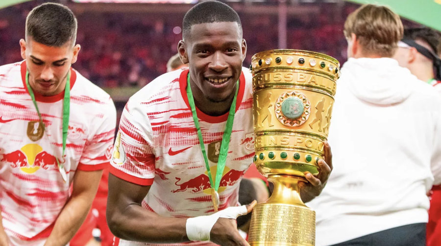 Nordi Mukiele, after the triumph of DFB Pokal with RB Leipzig (season 2021/2022) // Photo: Imago Images The newly promoted team to the Premier League transfers from the European Champion »The player has already given his acceptance