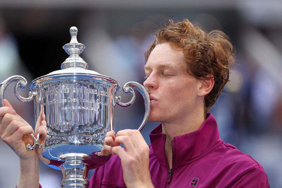 Jannik Sinner kissing the Trophy at the US Open PHOTO IMAGO IMAGES Why doesn't the US Open have a dominant emperor as in Melbourne, Paris and London? »Halep offered an explanation, Mouratoglou comes with others: