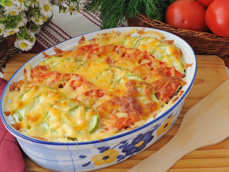 Mix this with yogurt - and you get a divine casserole of zucchini and chicken fillet. Recipe