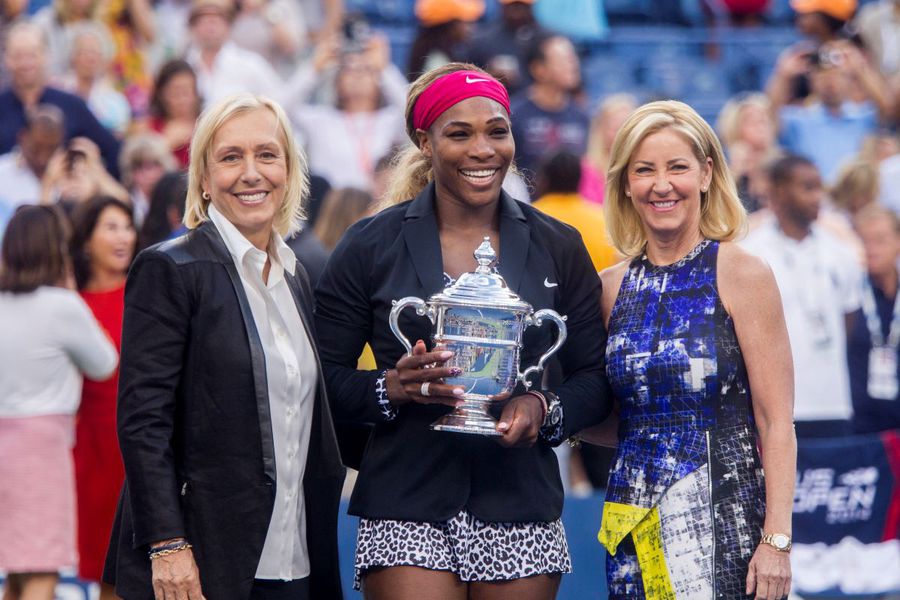 Martina Navratilova and Chris Evert with Serena Williams in 2014 with the Trophy at the US Open Photo: Imago Images Why doesn't the US Open have a dominant emperor as in Melbourne, Paris and London? »Halep offered an explanation, Mouratoglou comes with others:
