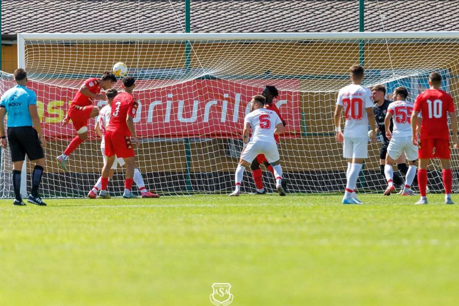 Etapa #5 din Liga 2 » Budescu a adus o victorie mare echipei lui, Steaua a luat 4. Runda continuă astăzi
