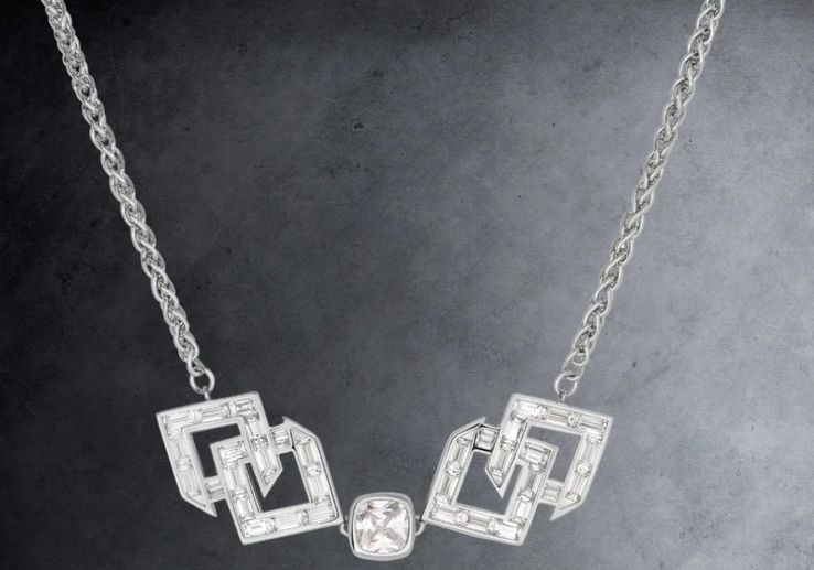 Chain with Medallion Imperium from the Paul Pogba collection, whose price is 216,080 RON / photo: elkeberr.com