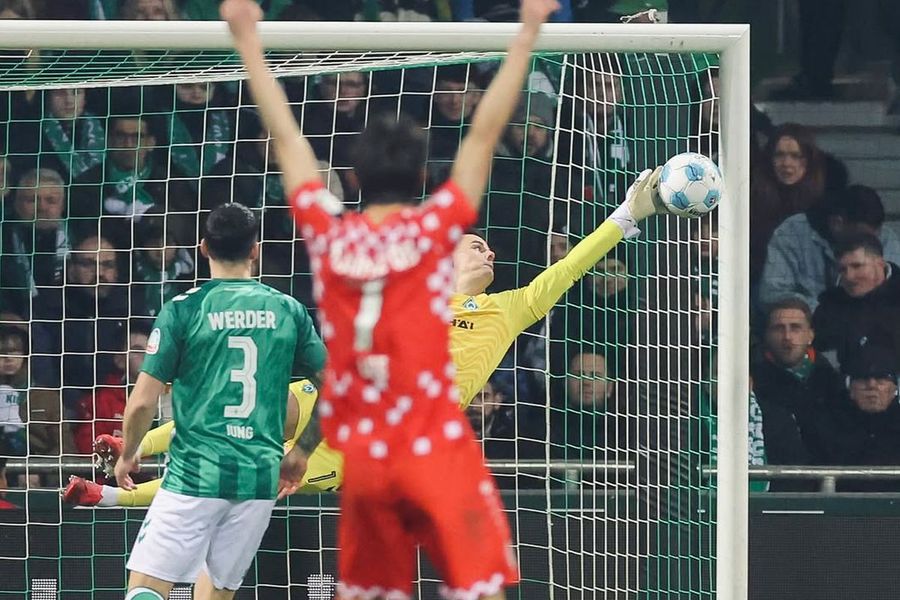 Michael Zetterer in action at Werder Bremen / Photo: Instagram Kevin Trapp will play again in Paris! Eintracht quickly found a replacement
