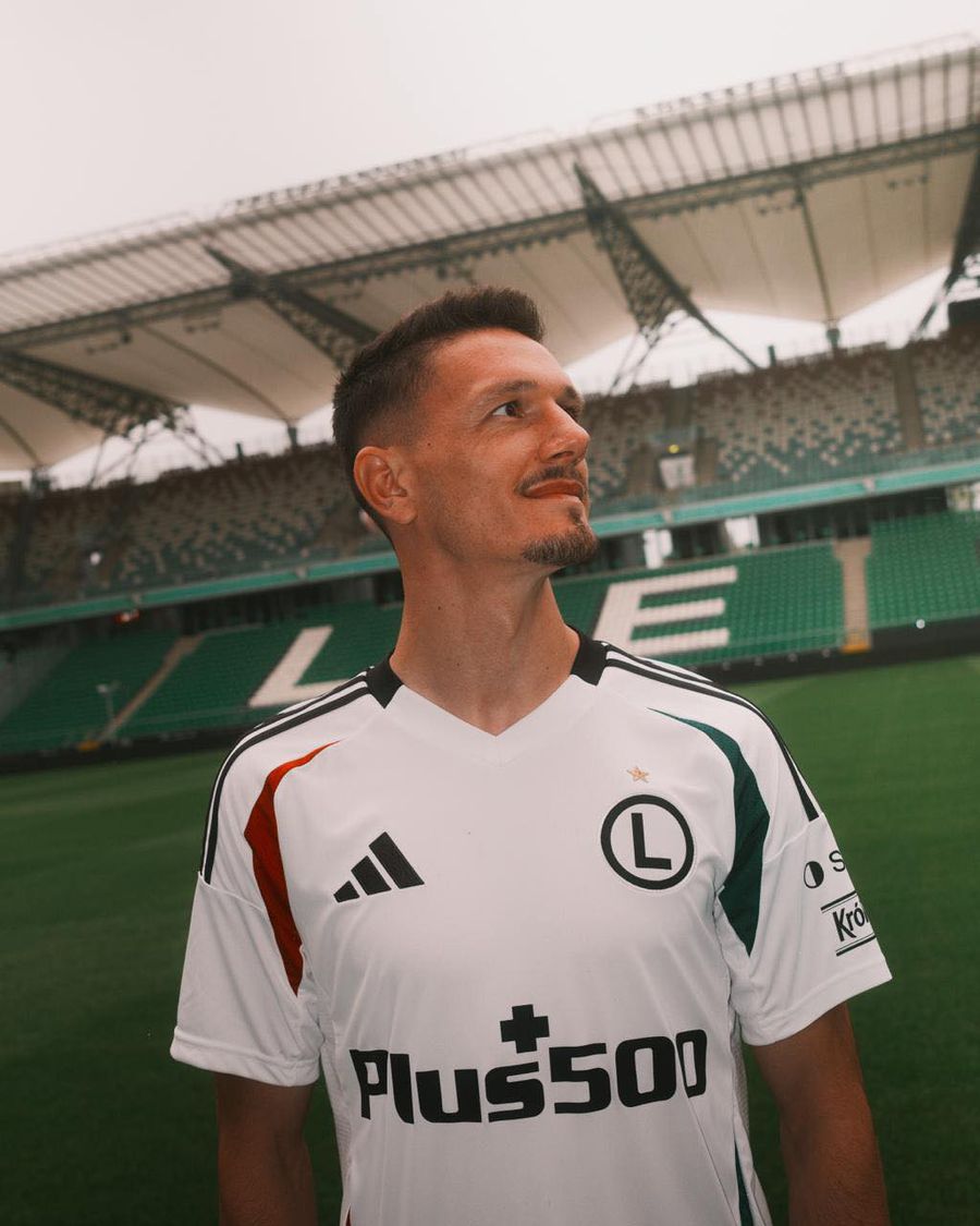 Legia Warsaw presented to Ermal Krasniqi // Photo: Facebook Legia Hard transfer for Edward Iordănescu! Former footballer from Rapid signed with Legia