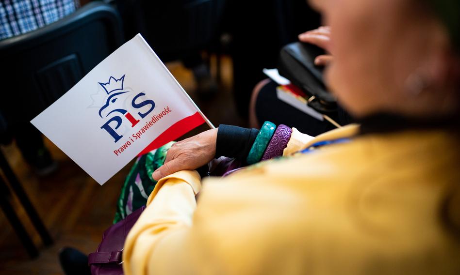 PiS is striving for a coalition partner. What is the confederation playing in?