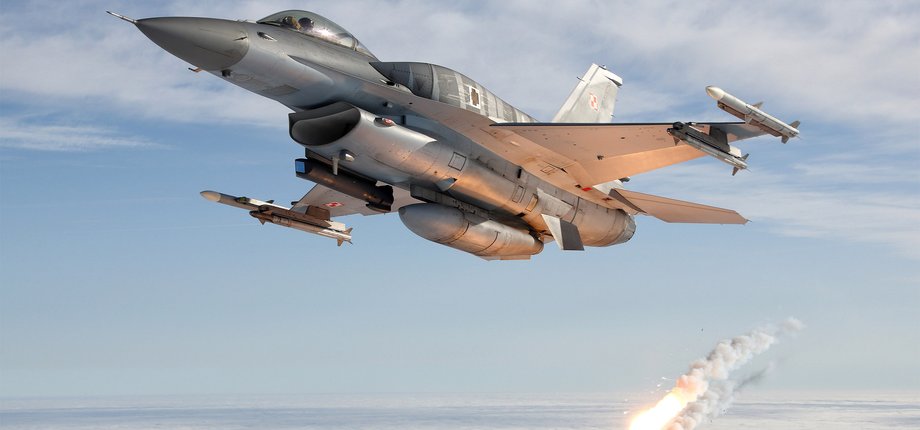 The F-16 is one of the most advanced and comprehensively checked in the fight of contemporary combat aircraft. Is adapted to transfer the largest amount of air combat means