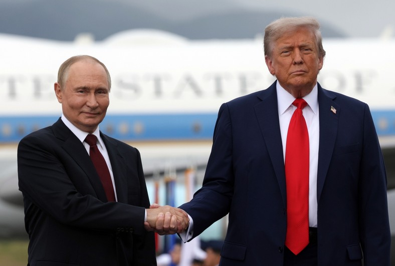 Vladimir Putin and Donald Trump in Alaska