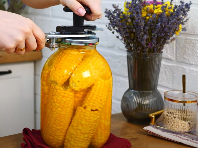 Add this to each jar - and corn for the winter will turn out very tasty. Conservation recipe