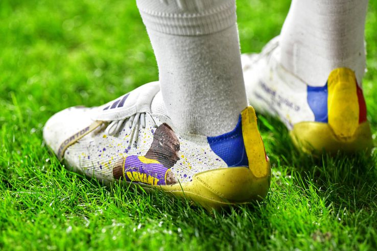 Constantin Grameni's boots, surprised by Cristi Preda (GSP)