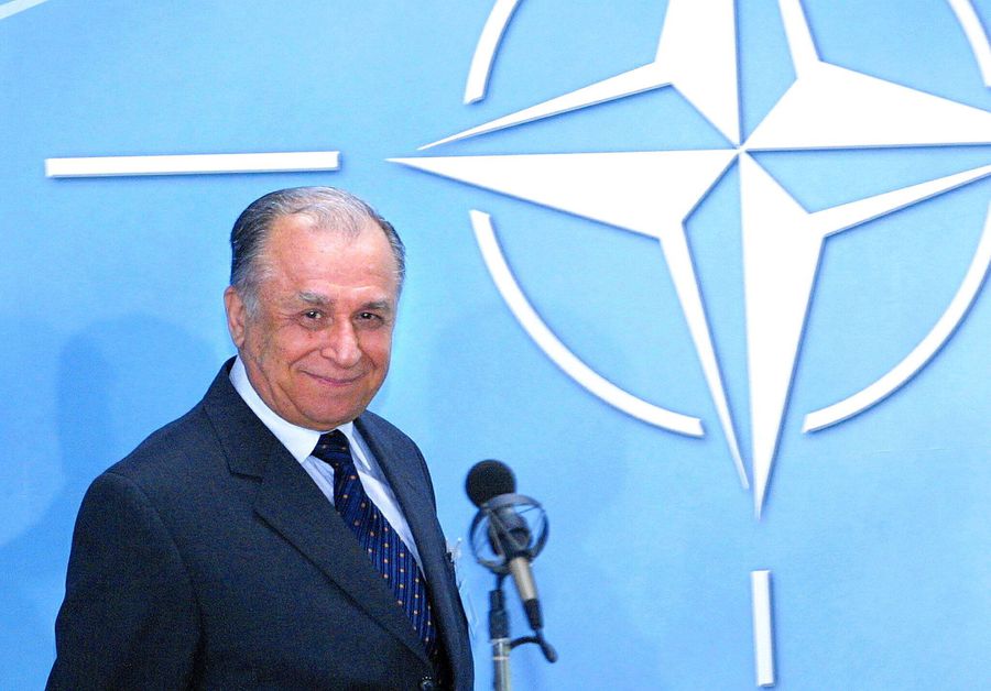 Mircea Sandu about the secret meeting Ion Iliescu-Iordănescu from 1996: 