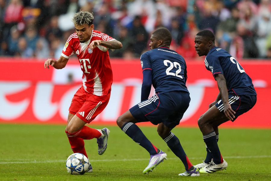Luis Diaz, at the debut in Bayern / Photo's T -shirt: Imago Emotions with Bayern's president! »Urgently taken to the hospital