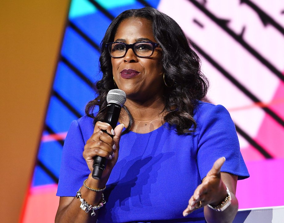 CEO TIAA claims that the balance between professional and private life is "lie".