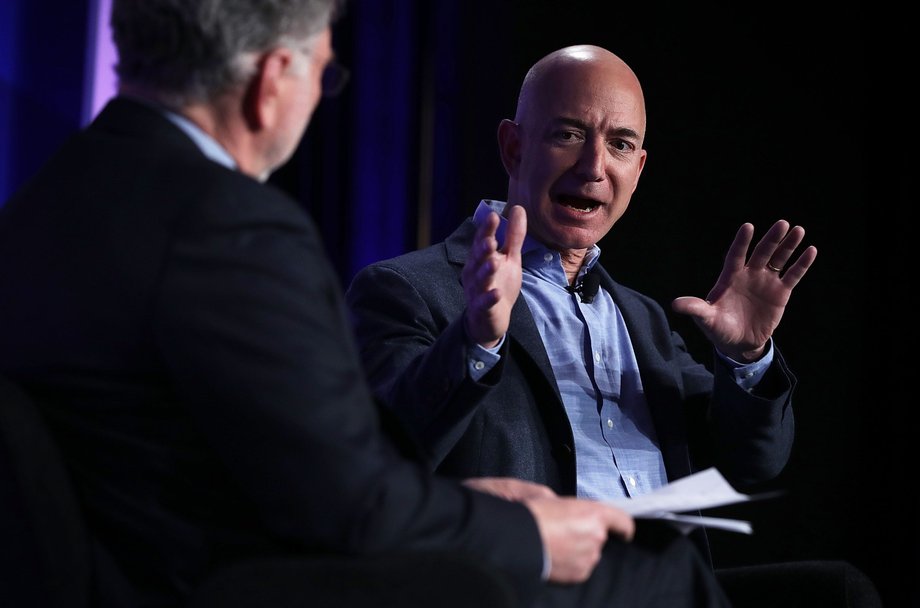 Jeff Bezos called the return "Balance between professional and private life" "destructive".