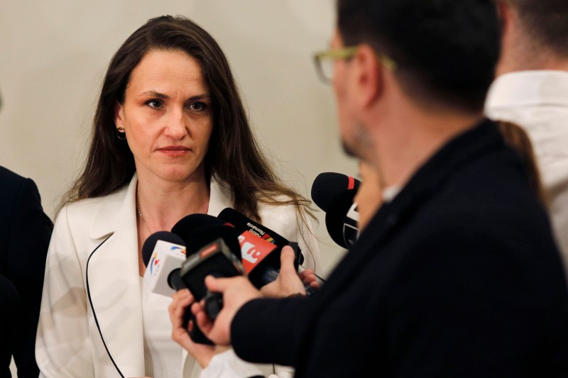 The Foreign Minister invokes the risk of a peace in Ukraine to be