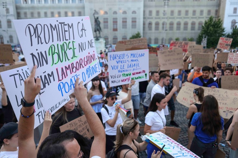Critics from the PSD peak, after Daniel David told the students to take part-time jobs.