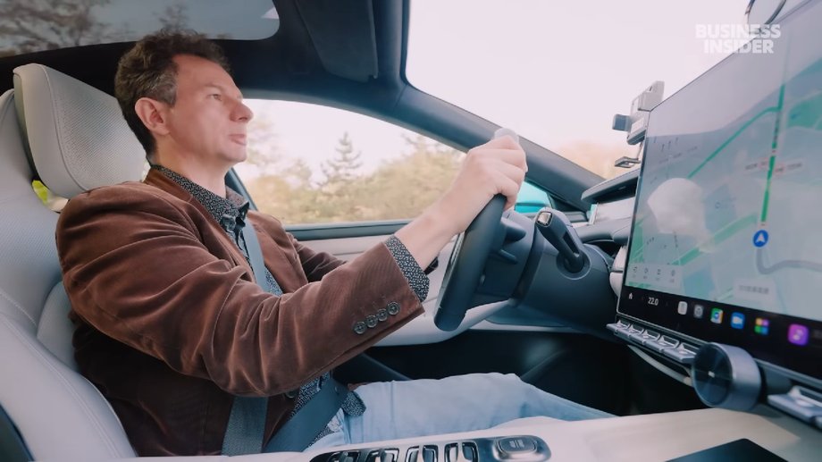 Xiaomi su7 electric driving test