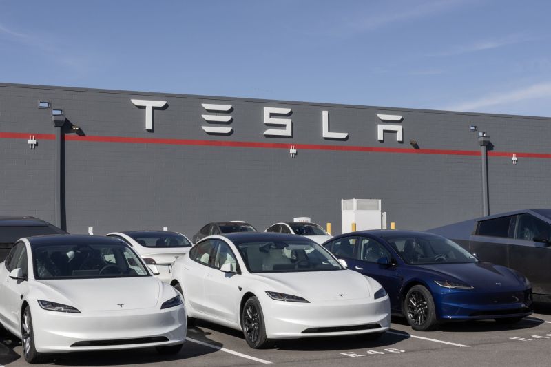 Tesla company, led by Elon Musk, is investigated for delays in reporting accidents related to driving assistance systems