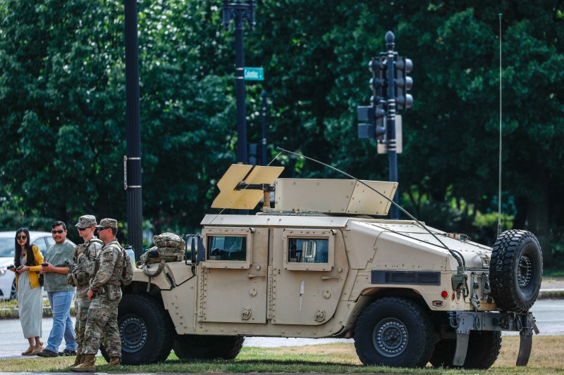 Trump's soldiers in Washington began to wear weapons / when they are allowed to use force