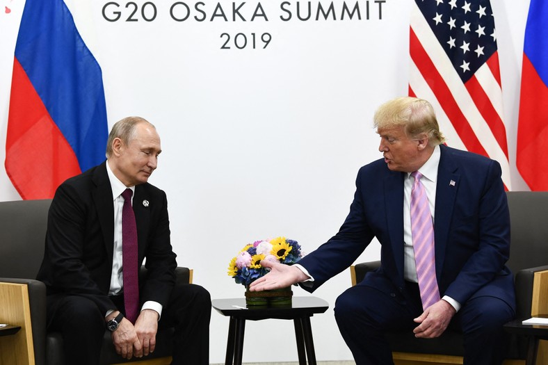 Russian President Vladimir Putin and US President Donald Trump in Japan, Osak, 2019.