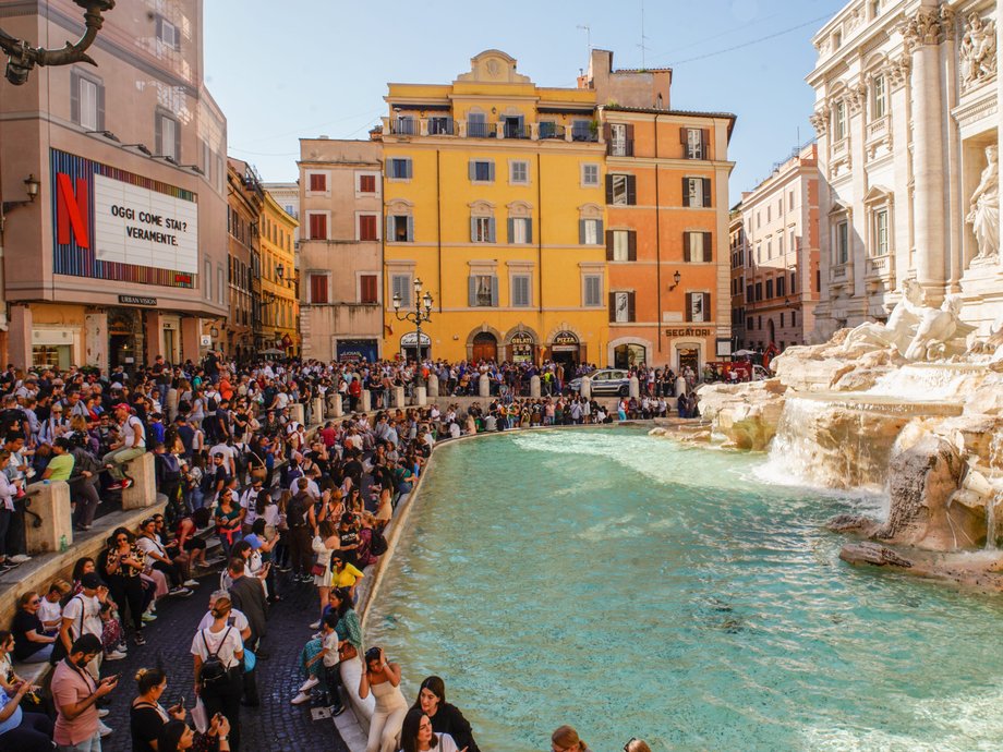 Regardless of the time of year at the Trevi fountain, there are always crowds