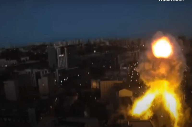 VIDEO. The moment when a Russian rocket hits a Kiev building. The number of victims after last night's attacks is increasing