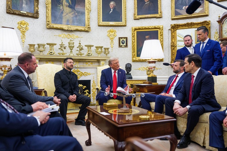 US President Donald Trump with the President of Ukraine Volodymyr Zelnski in the Oval Office of the White House in Washington, August 18, 2025.