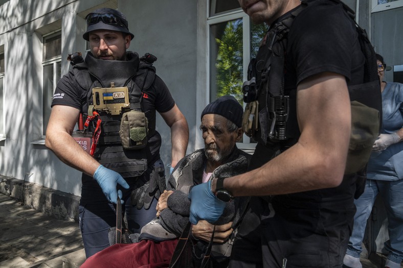 Evacuation of civilians from the vicinity of Pokrowsk, May 5, 2025 (Review)
