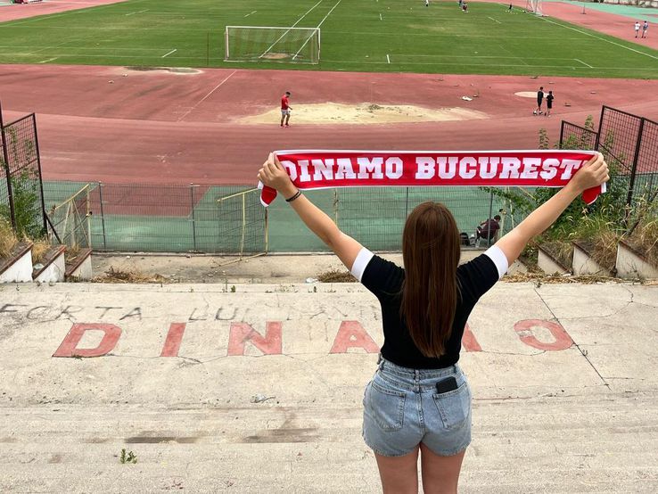 Mădălina Dumitru, the first woman supporter who wrote a book dedicated to her favorite club
