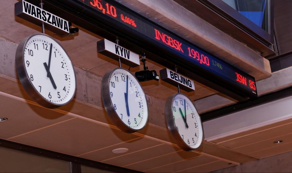 Data from the USA helped on the WSE. PGE is doing, CCC dives, and Orlen's shares are still with dividend