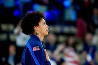 The athlete incarcerated in Russia for 10 months won the gold medal and burst into tears on the podium: