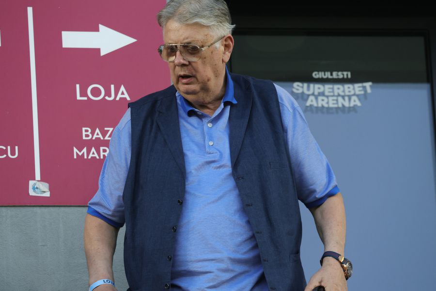 Gigi Becali: 