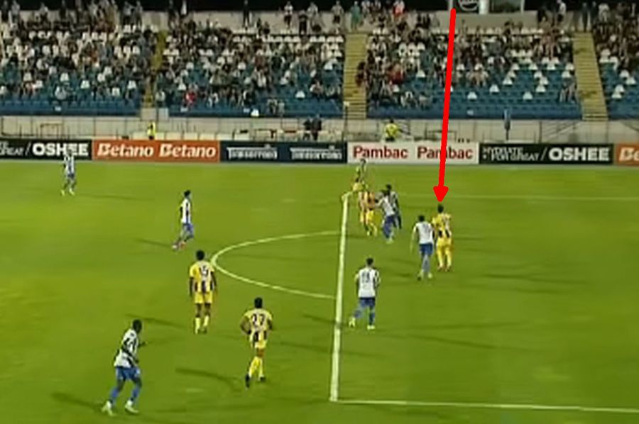 Unexplained mistake of arbitration in the play-off of the Romanian Cup: 