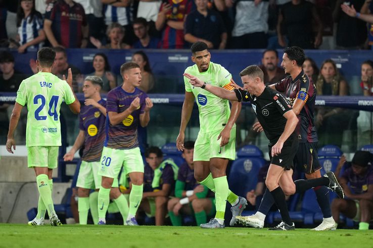 Levante - Barcelona, ​​in stage #2 of La Liga // Photo: Getty Images