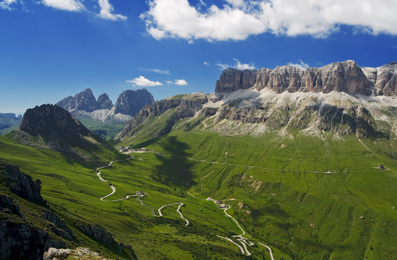 Saved and then charged with thousands of euros. The situation lived by a tourist in the Dolomite Mountains