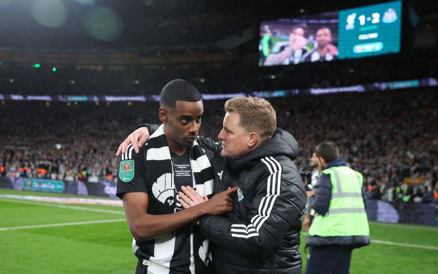 Alexander Isak, in the good times of the unstable with manager Eddie Howe / Photo: Imago The sanction with which Newcastle threatens Isak! »Manager Eddie Howe begged to give up on strike